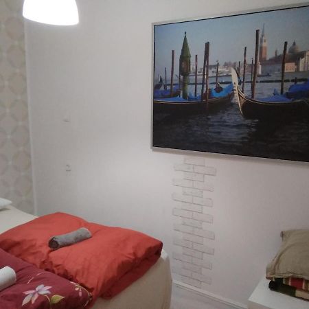 Apartament Przy Parku Noclegi بوتسك المظهر الخارجي الصورة