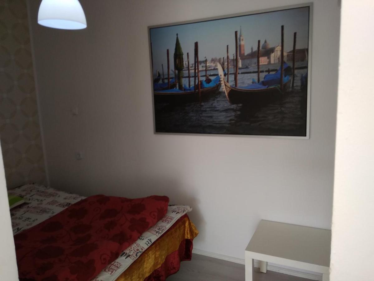 Apartament Przy Parku Noclegi بوتسك المظهر الخارجي الصورة